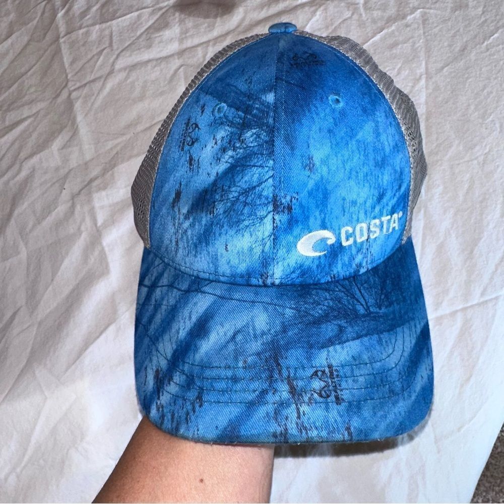 COSTA
Realtree Fishing Trucker Hat